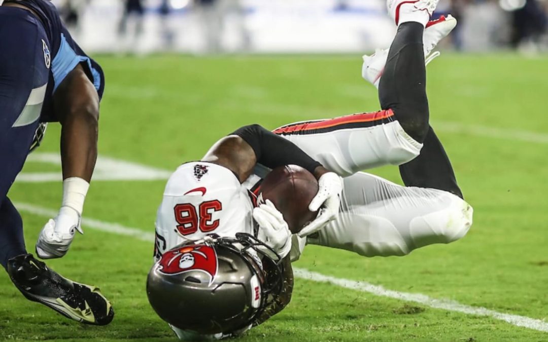 Bucs Don Gardner intercepts Logan Woodside